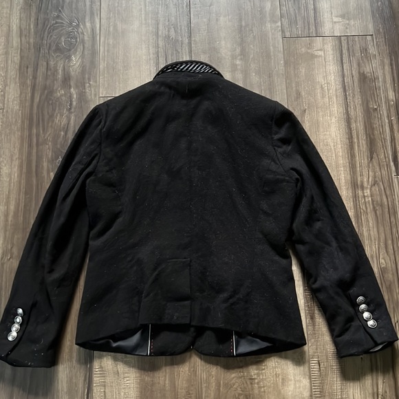 Club Monaco wool blazer with button front and fleur de lis crest on pocket - Picture 6 of 8